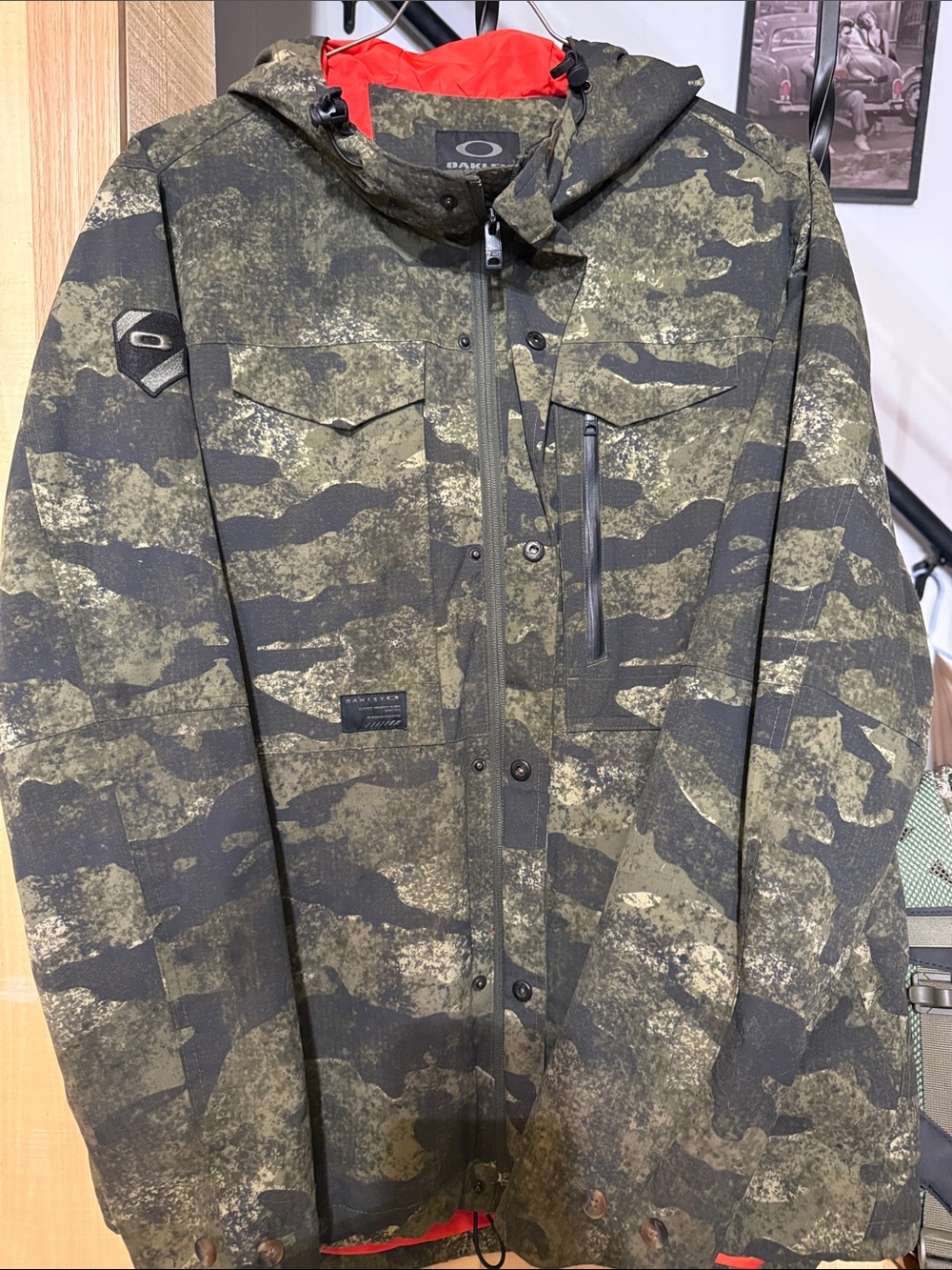 Oakley Men's Camo Ski Jacket - Olive Green & Black with Orange Lining